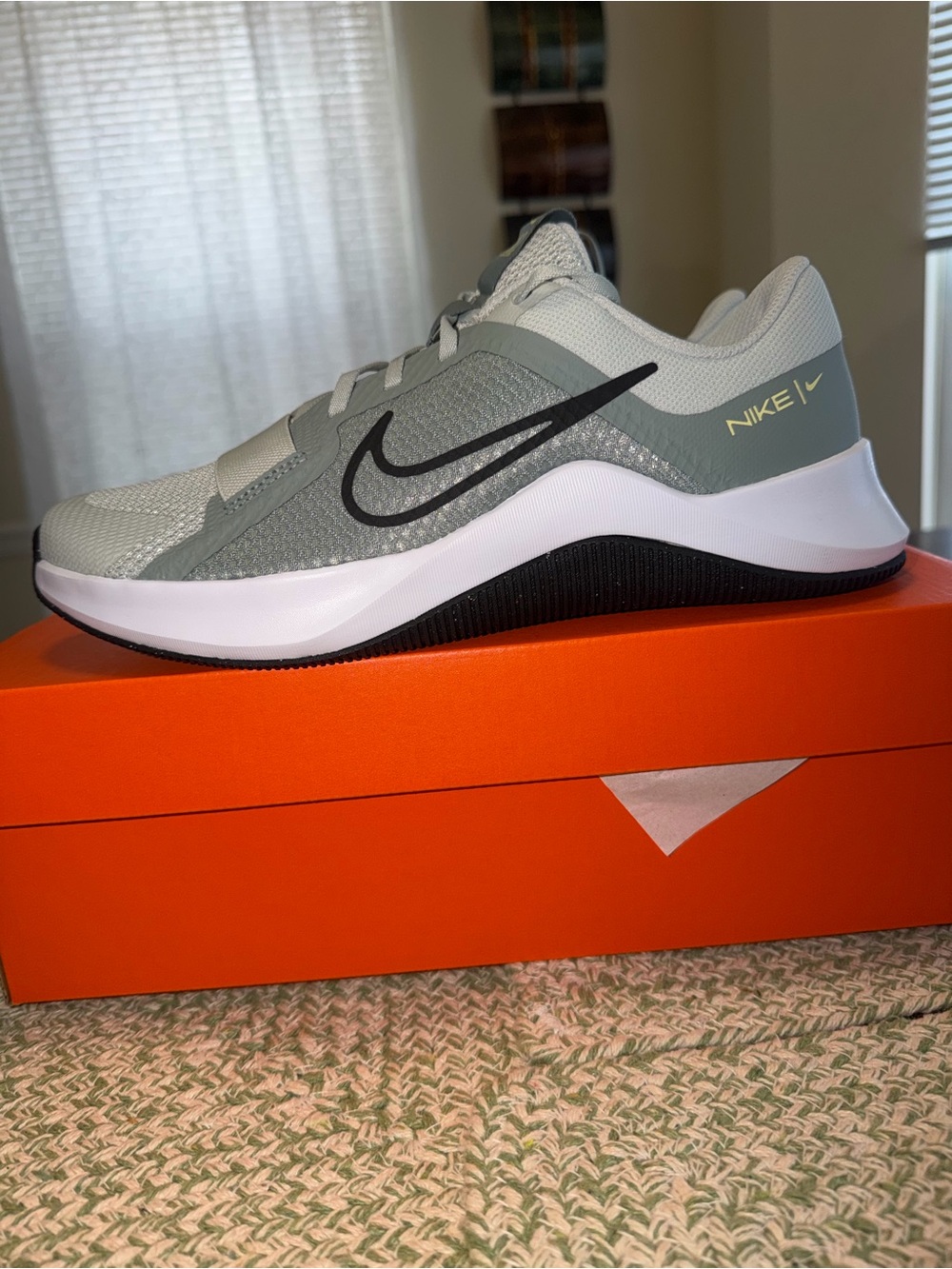Nike MC Trainer 2 women’s training sneakers size 9 new!!